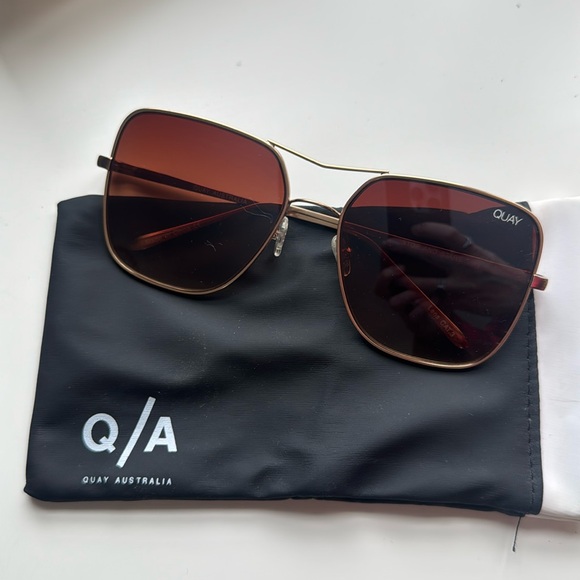 QUAY sunglasses - Picture 1 of 2